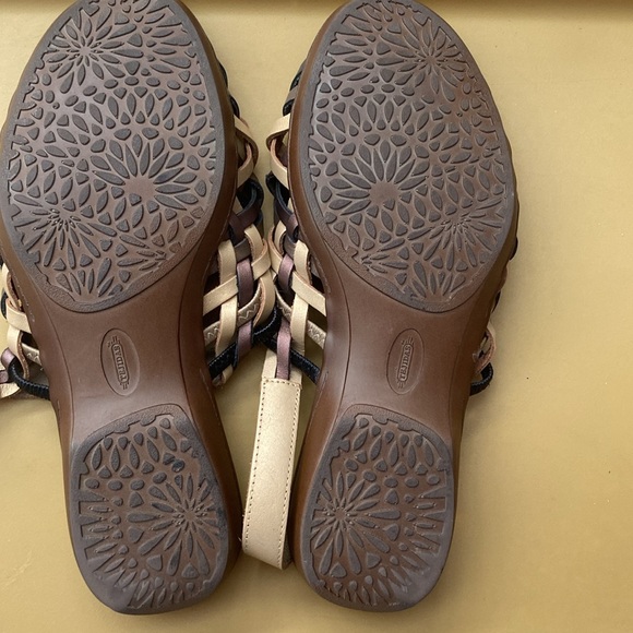 FOOTSMART -Tejidas Tabor Huaraches women’s Sandal SZ 11WW - Tan/brown multi - Picture 2 of 5